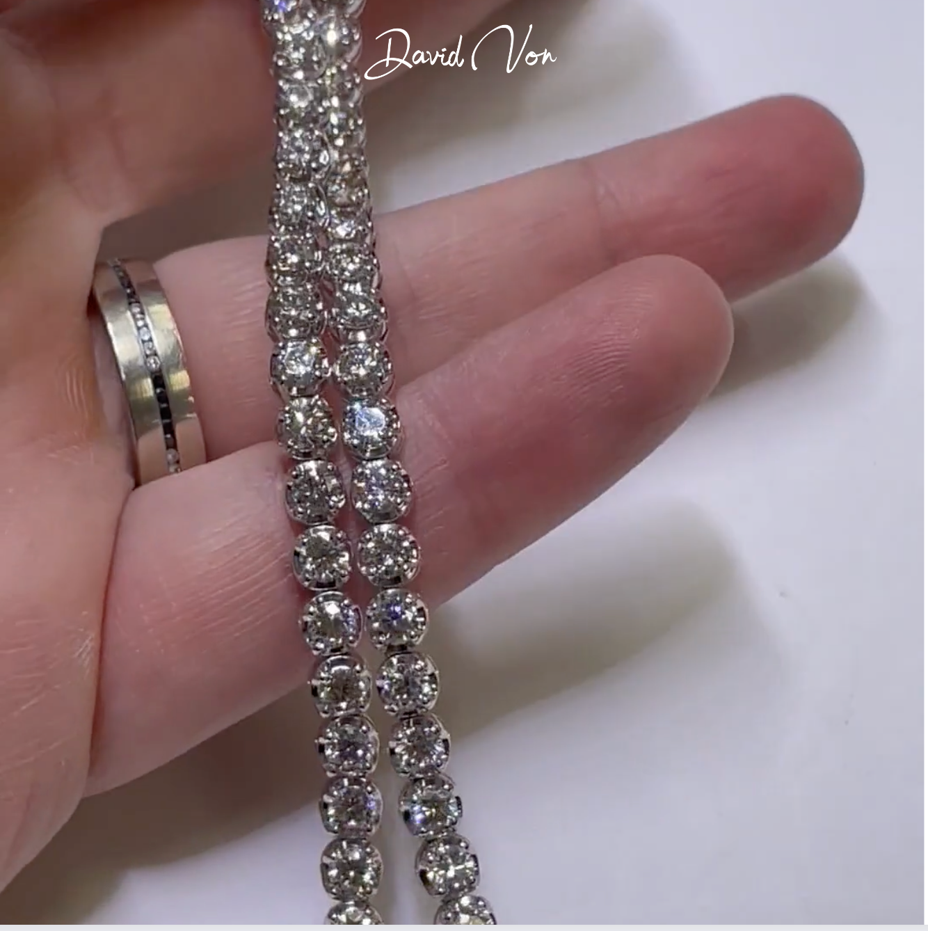 https://cdn.shopify.com/videos/c/o/v/8195cb29b1d3449fbae6c33c88d689b4.mp4