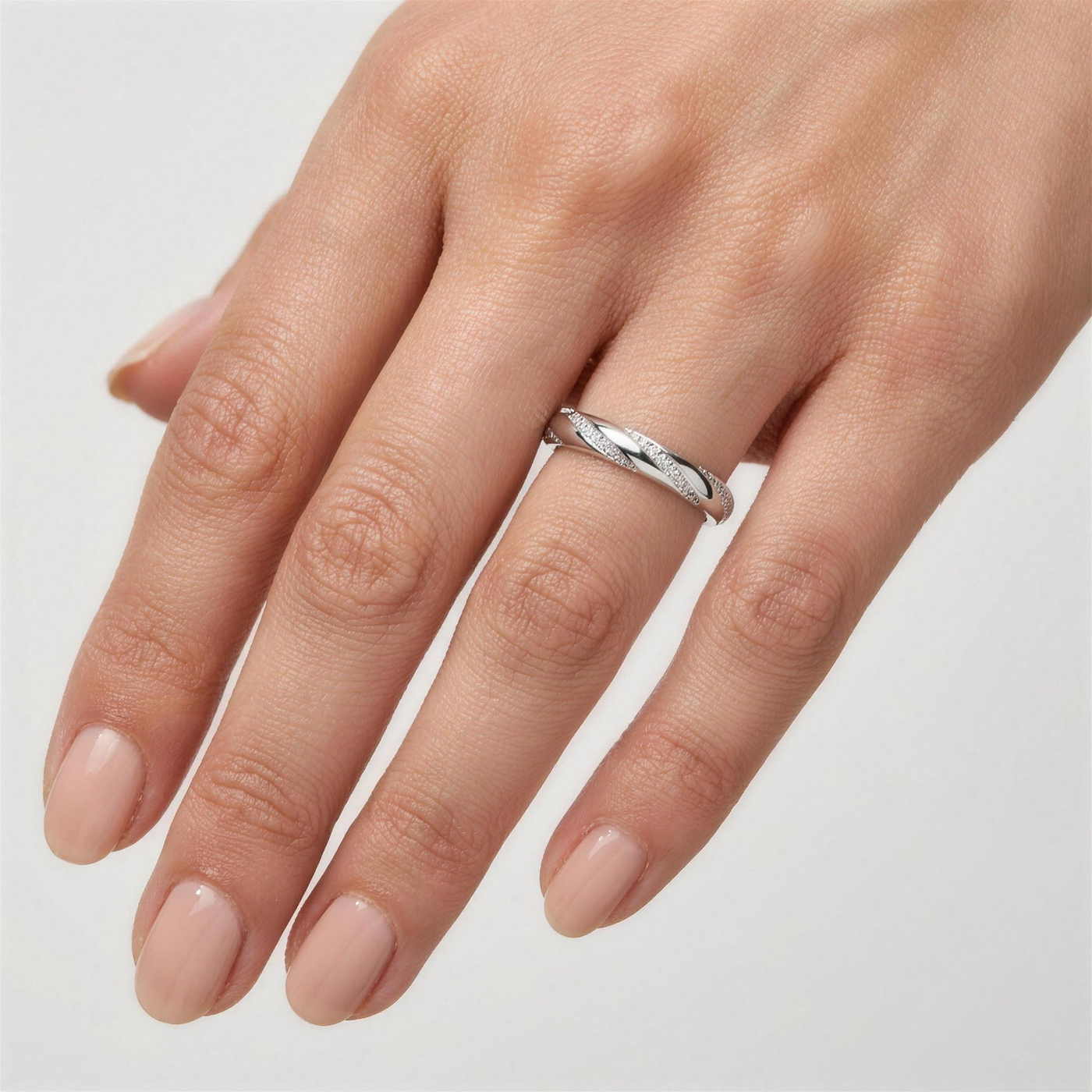 Spiral Diamond Band