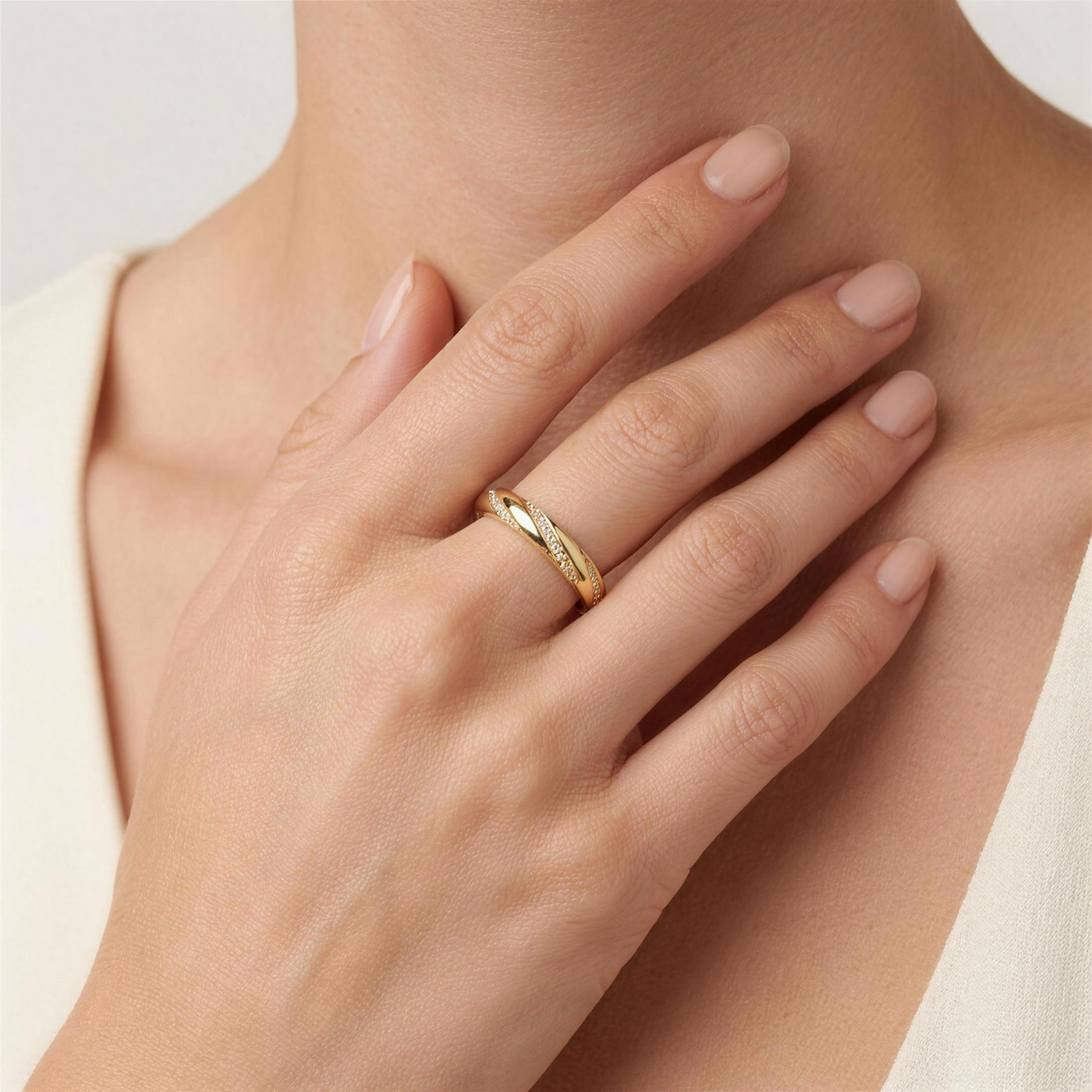 Spiral Diamond Band